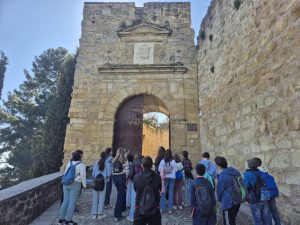 Lee más sobre el artículo 6º de Primaria viaja al corazón de la frontera en la Fortaleza de la Mota